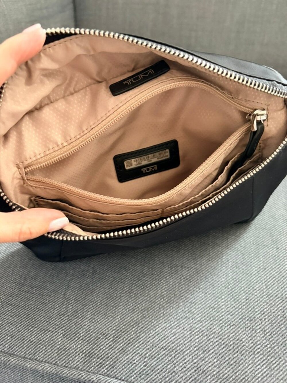 Tumi Belt Bag Nylon Crossbody - Picture 4 of 7